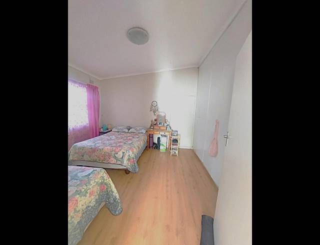 2 BEDROOM PROPERTY TO RENT IN GOODWOOD CENTRAL